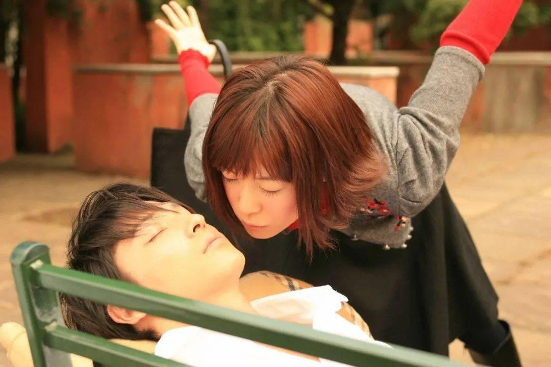 救援跳绳女孩