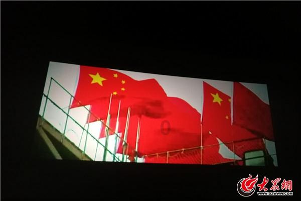 秦海璐新剧《狗剩快跑》，演技在线，但脸肿脸僵